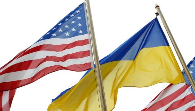 США передали Укренерго автотрансформатор для заміни знищеного в зоні бойових дій.