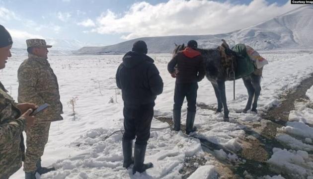 У Киргизстані сталася лавинна подія, внаслідок якої загинула одна особа, а також є повідомлення про зниклих безвісти.