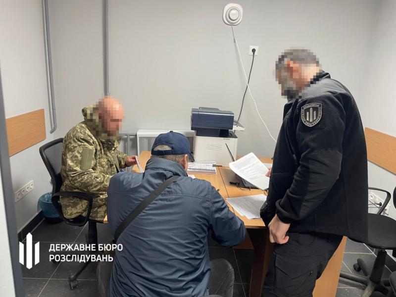 Дружина полковника медичної служби заробила понад мільйон 